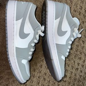 WMNS AIR JORDAN 1 LOW 'WHITE WOLF GREY'